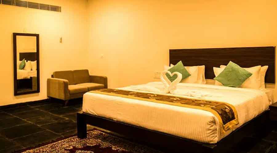 supreme plaza dandeli  